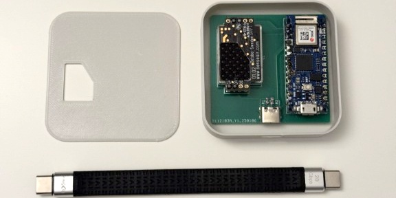 Open case with cable below horizontally