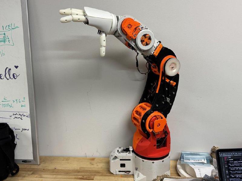 ARCTOS arm with AmazingHand